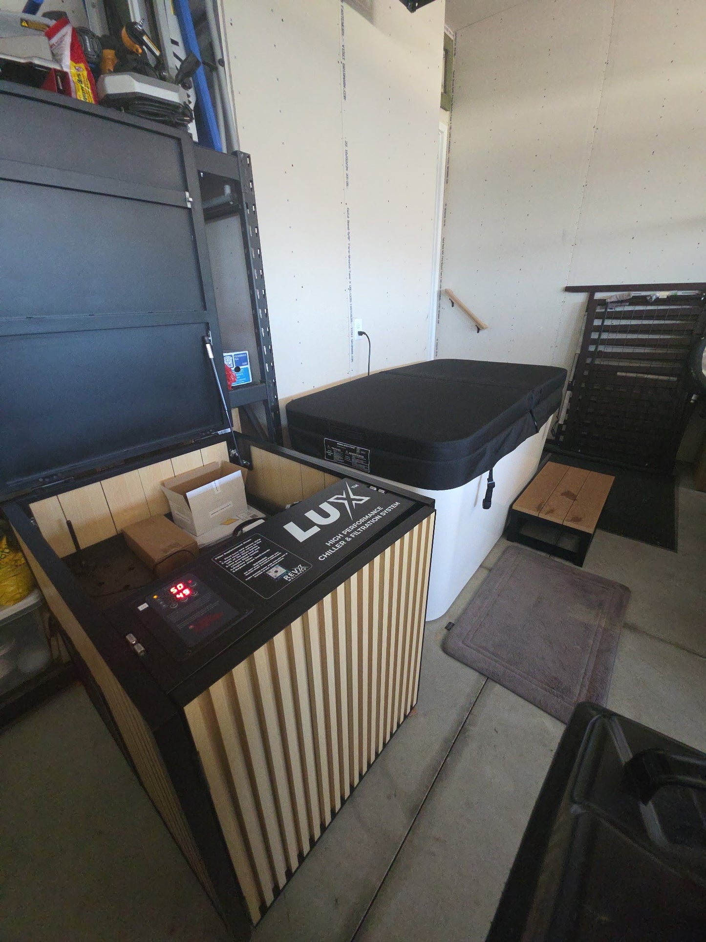 RevX Alic X Tub Cold Plunge + LUX High-Performance Chiller & Filtration System